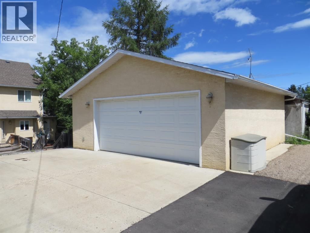 10407 Churchill Drive Property Photo 3