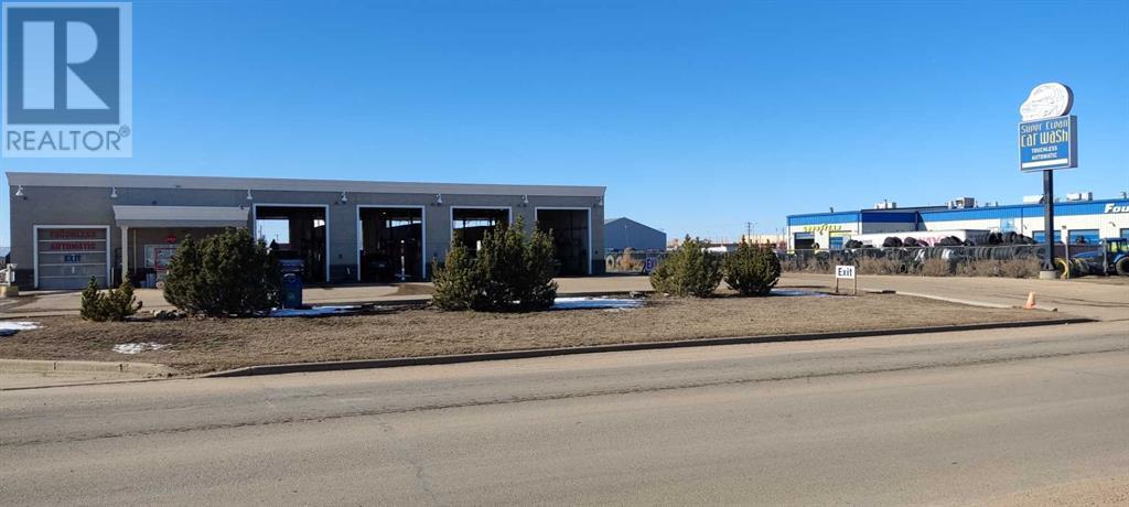 4710 36 Street Property Photo 2