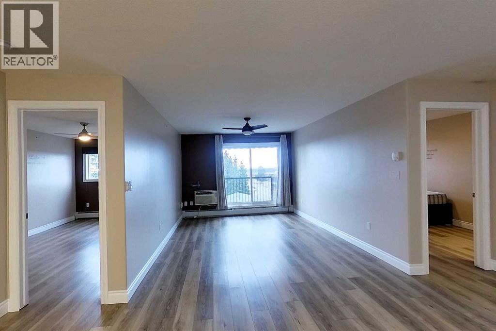 5037 7 Avenue Property Photo 3