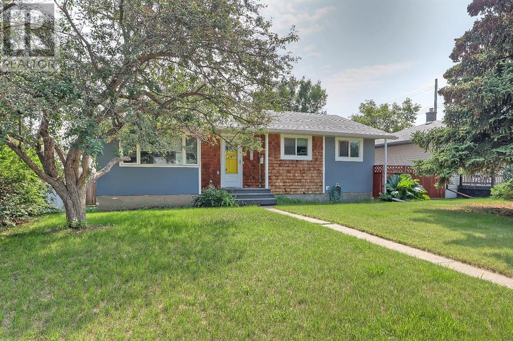 3324 45 Street Sw Property Photo 1