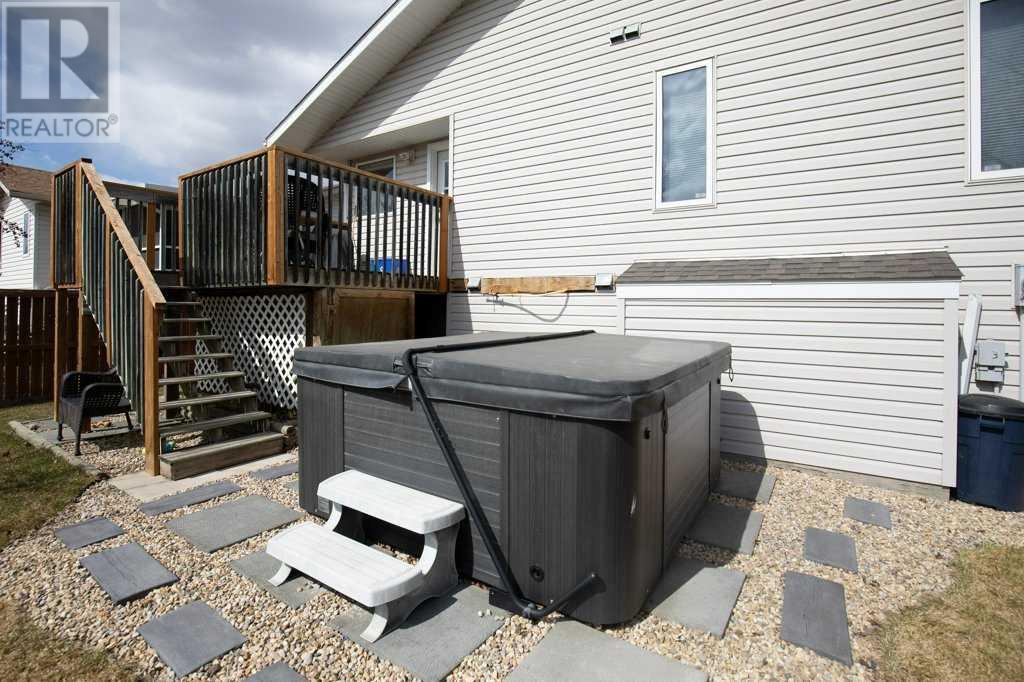 25 Lamont Close Property Photo 8