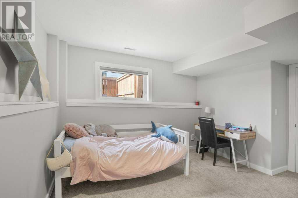 25 Lamont Close Property Photo 35