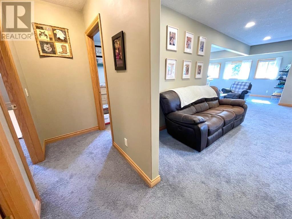 326 3 Street S Property Photo 27
