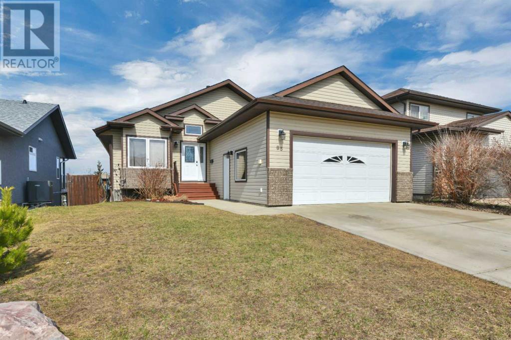 85 Pondside Crescent Property Photo