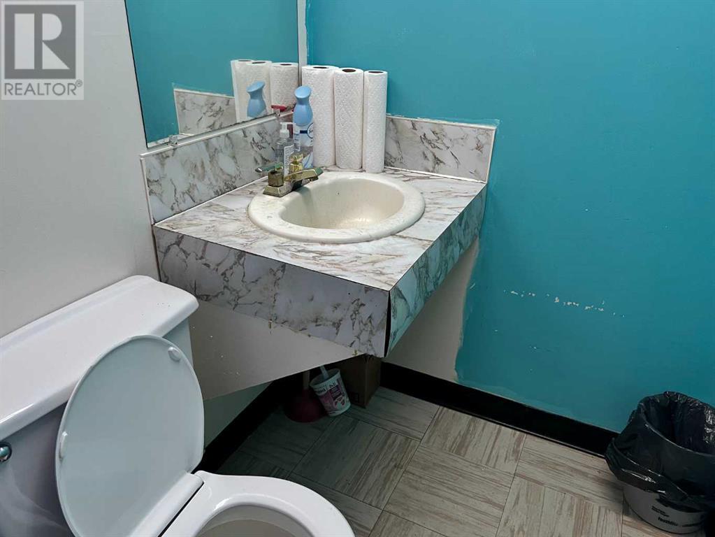 4802 50 Avenue Property Photo 9