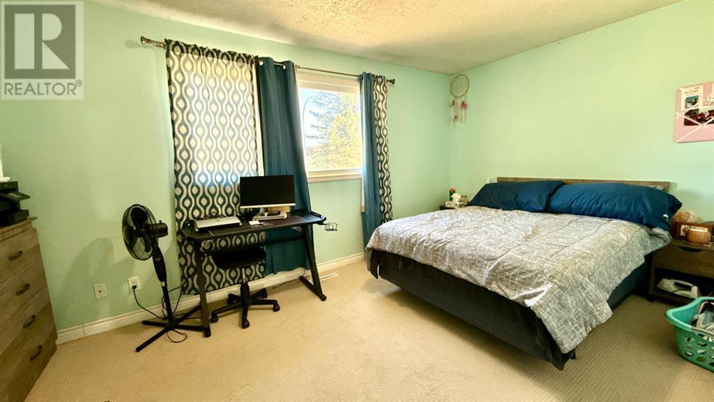 2140 Palm Road S Property Photo 9