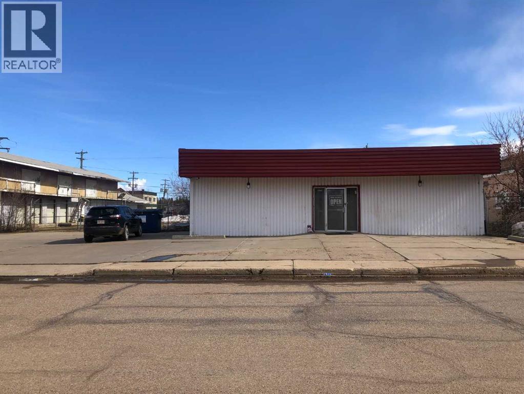10005 99 Street Property Photo 1