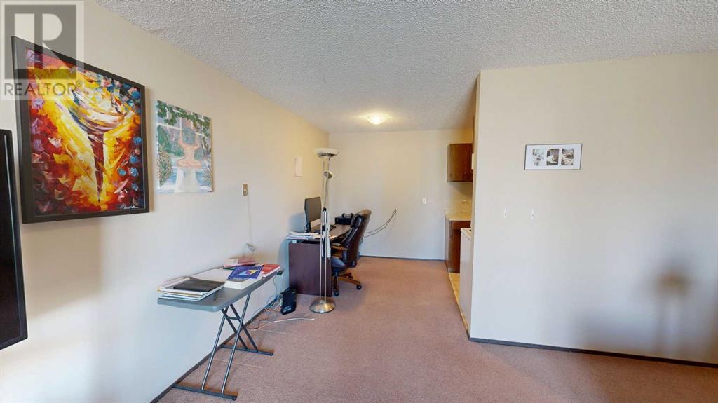 207, 420 Columbia Boulevard W Property Photo 6
