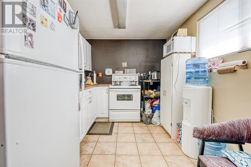 9645 Hillcrest Drive Property Photo 23