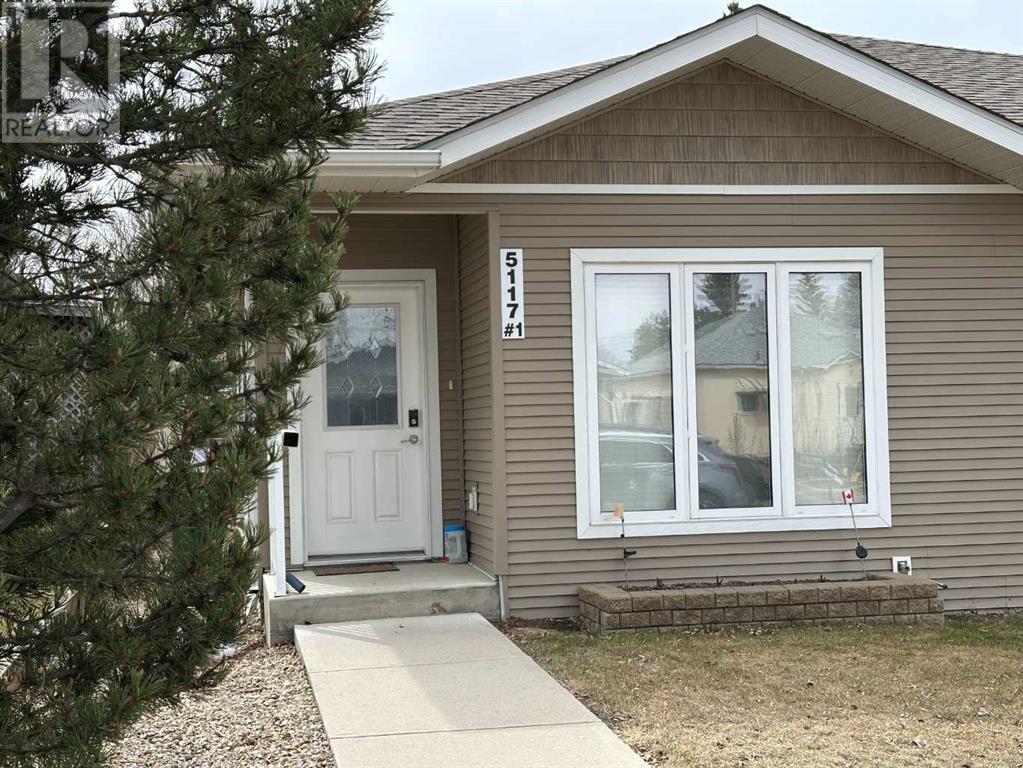 1, 5117 54 Avenue Property Photo 1