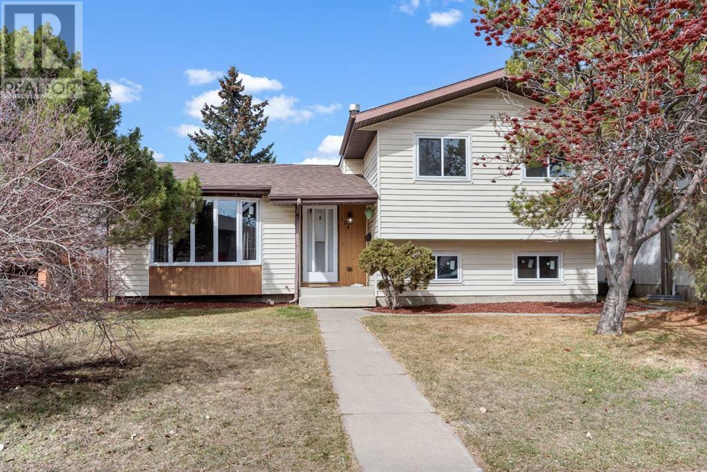 104 Mclevin Crescent Property Photo 1