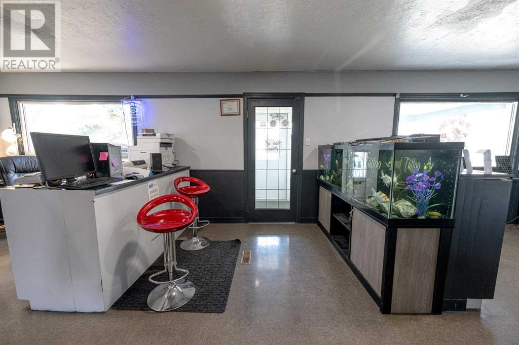 10215 102 Street Property Photo 3