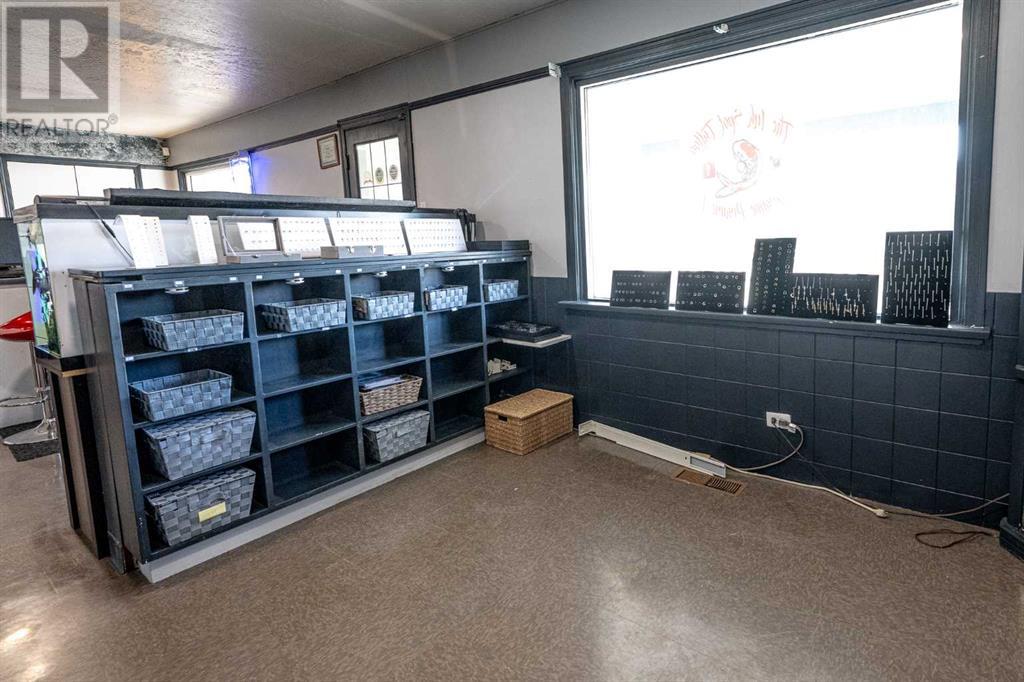 10215 102 Street Property Photo 6