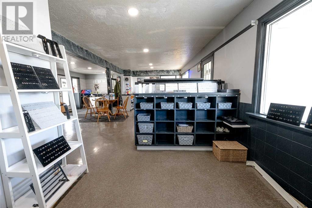 10215 102 Street Property Photo 7