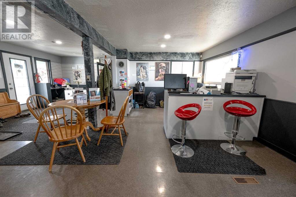 10215 102 Street Property Photo 9