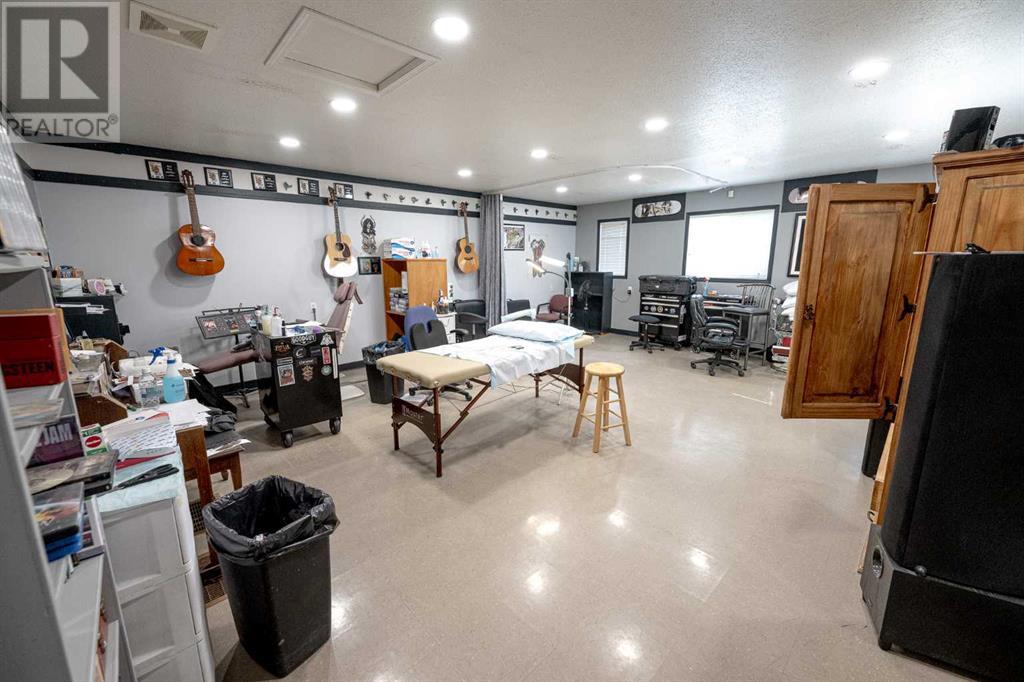 10215 102 Street Property Photo 16