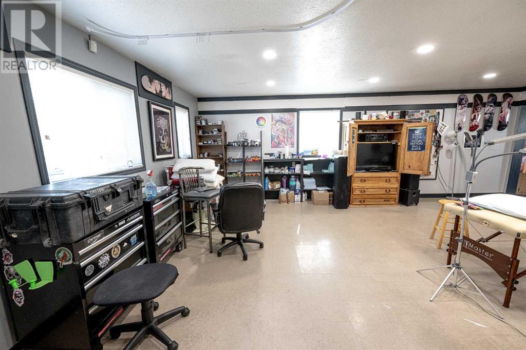 10215 102 Street Property Photo 19