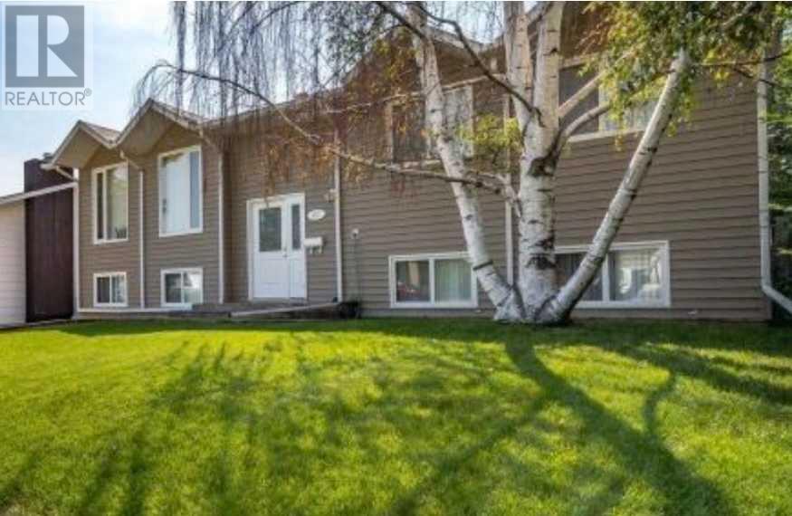 4717 28 Street Property Photo 1