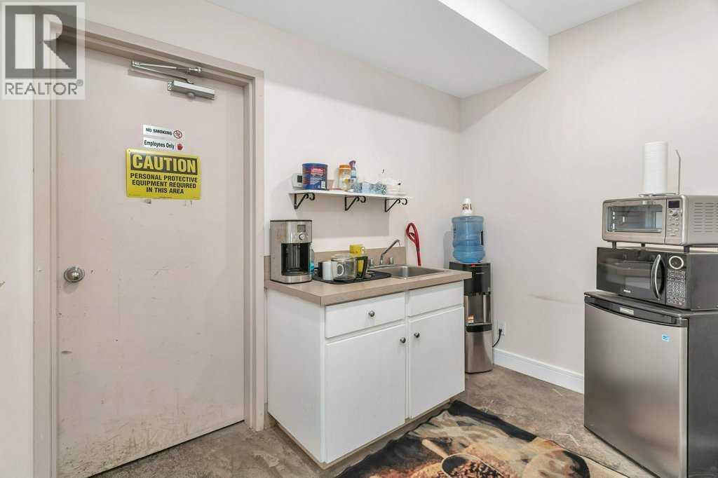 4911 50 Avenue Property Photo 9