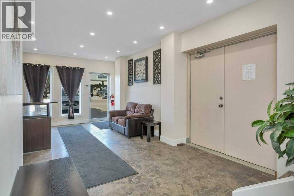4907 And 4911 50 Avenue Property Photo 9