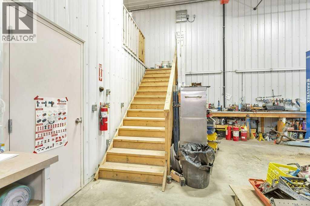 4907 And 4911 50 Avenue Property Photo 19