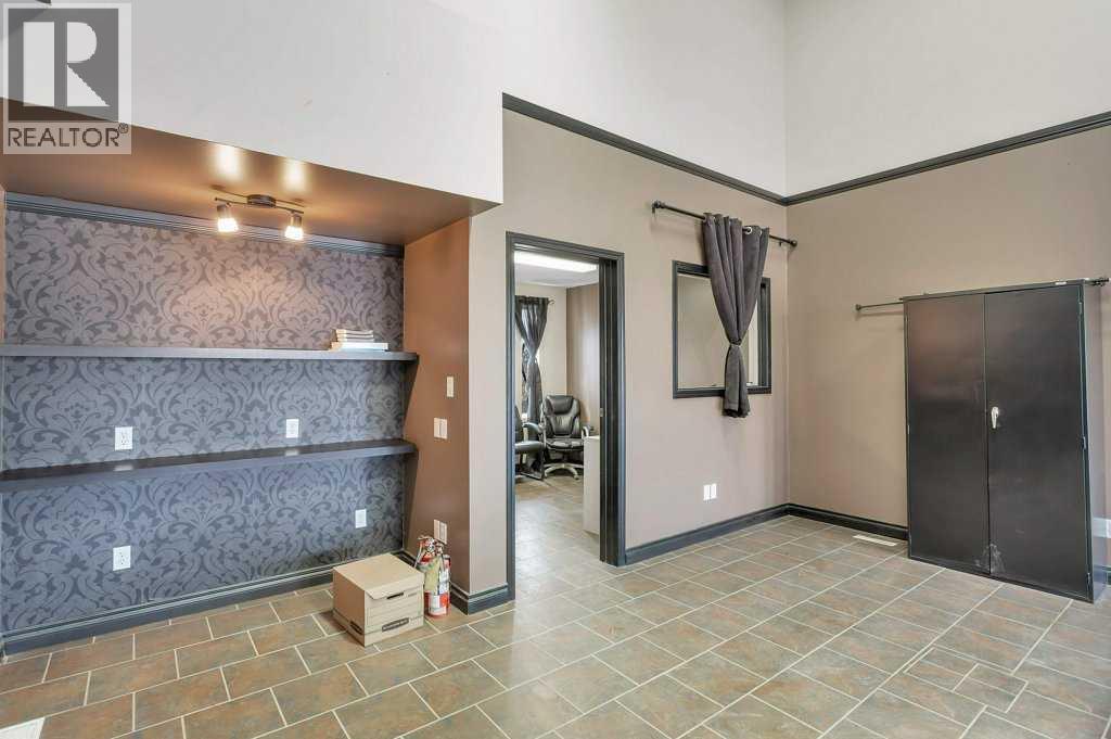 4907 And 4911 50 Avenue Property Photo 29