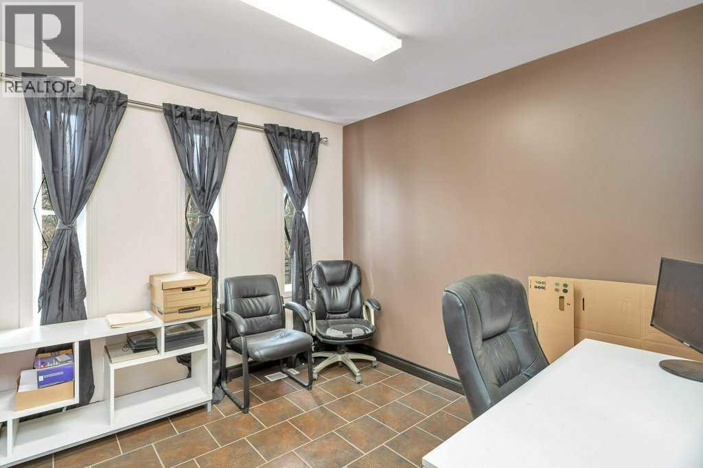 4907 And 4911 50 Avenue Property Photo 30