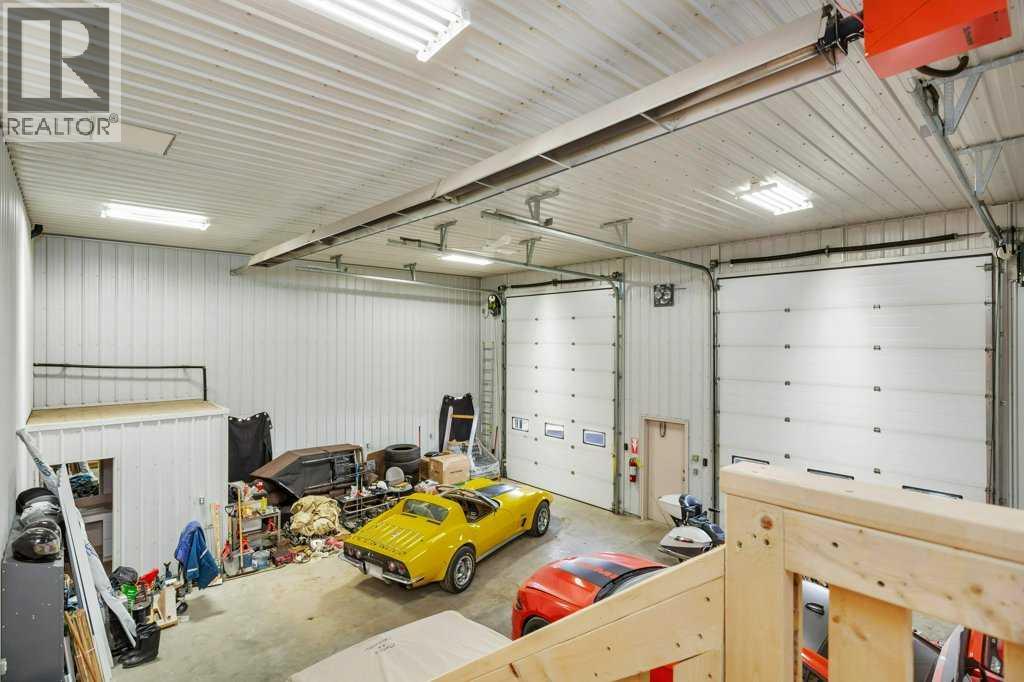 4907 And 4911 50 Avenue Property Photo 35