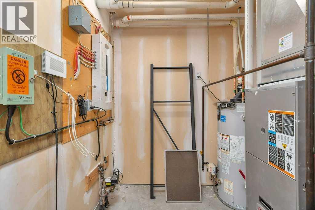 4907 And 4911 50 Avenue Property Photo 37