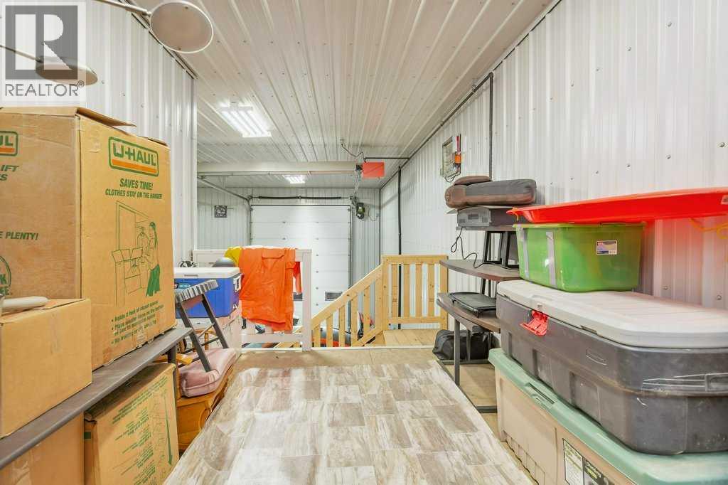 4907 And 4911 50 Avenue Property Photo 38