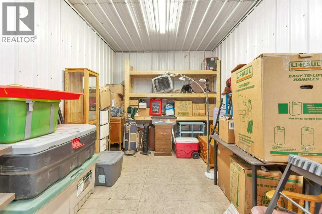 4907 And 4911 50 Avenue Property Photo 39