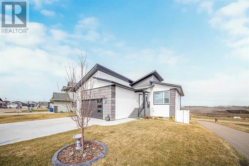 33 Maclean Close Property Photo