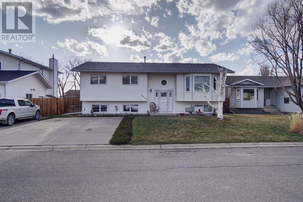 5349 6 Street W Property Photo