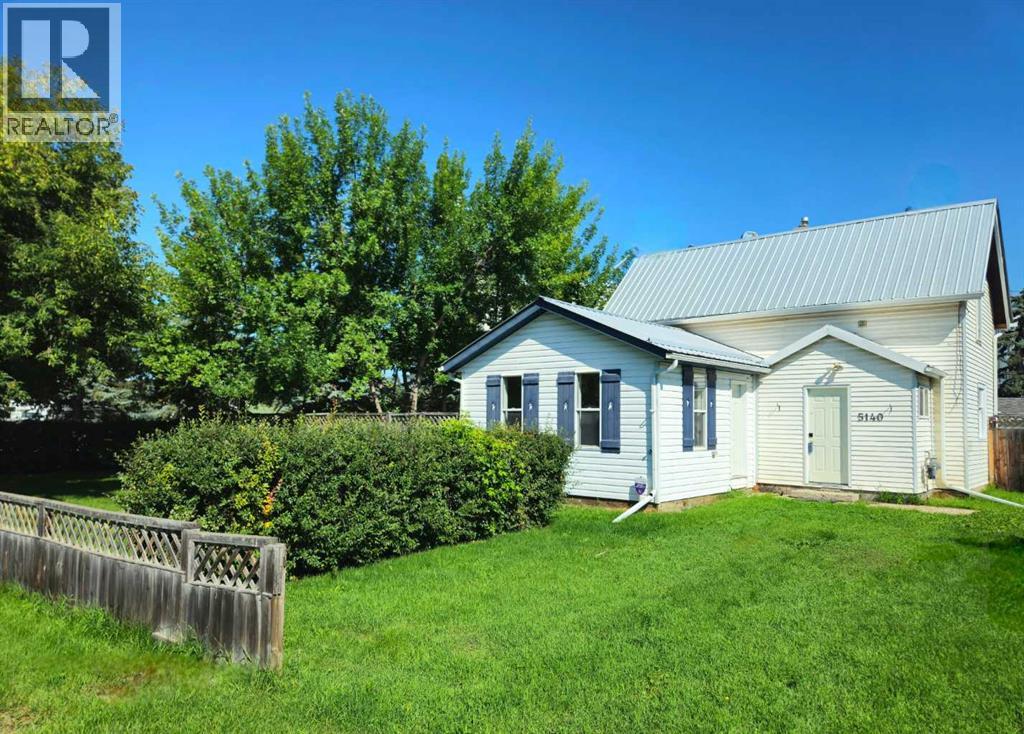 5140 48 Street Property Photo 1