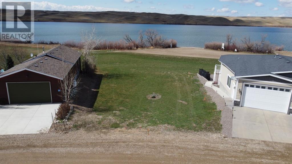 720 Lakeside Drive Property Photo 3