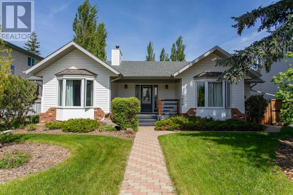 5456 54 Avenue Property Photo 1