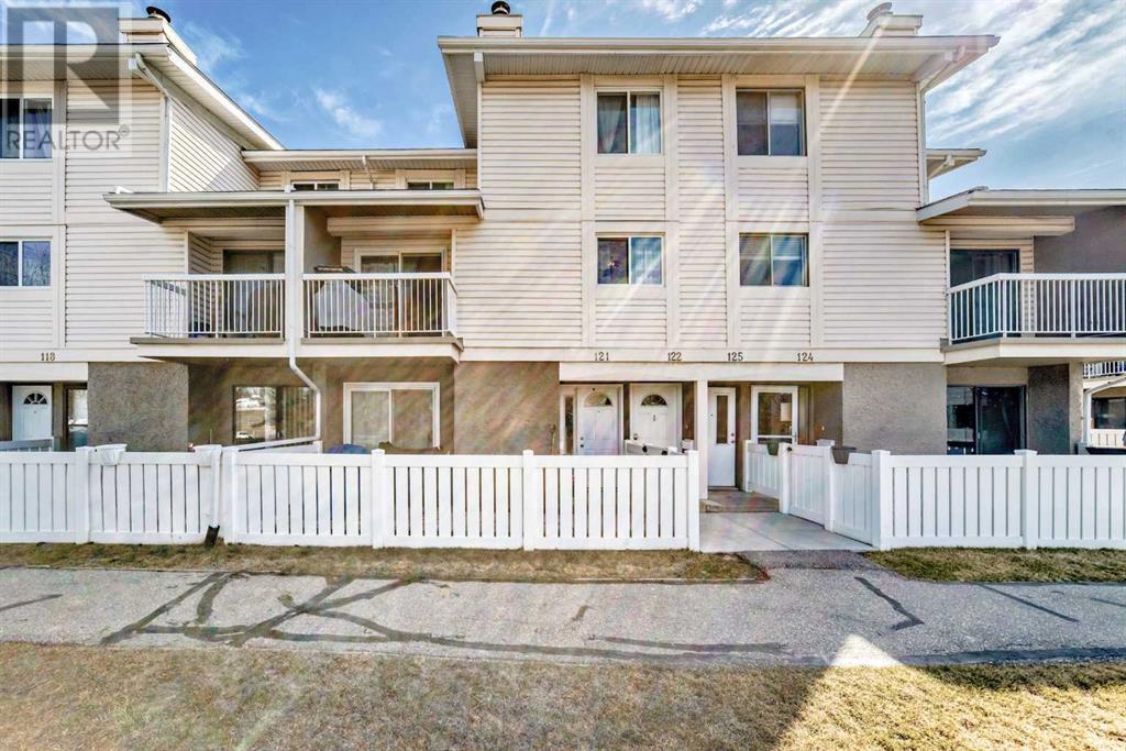 122, 3015 51 Street Sw Property Photo 1