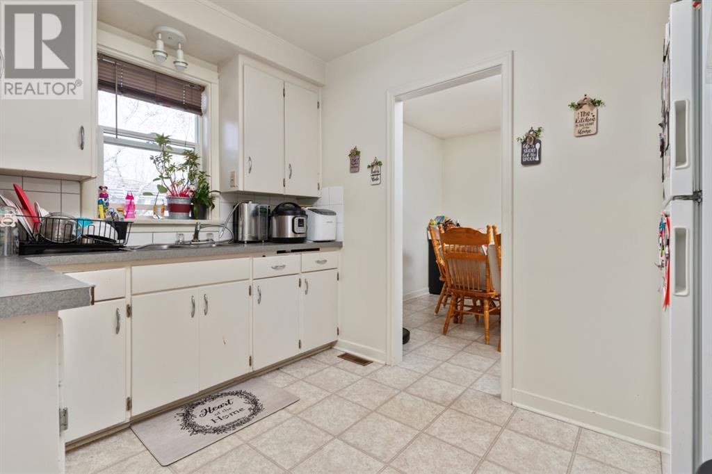 5402 47 Avenue Property Photo 6