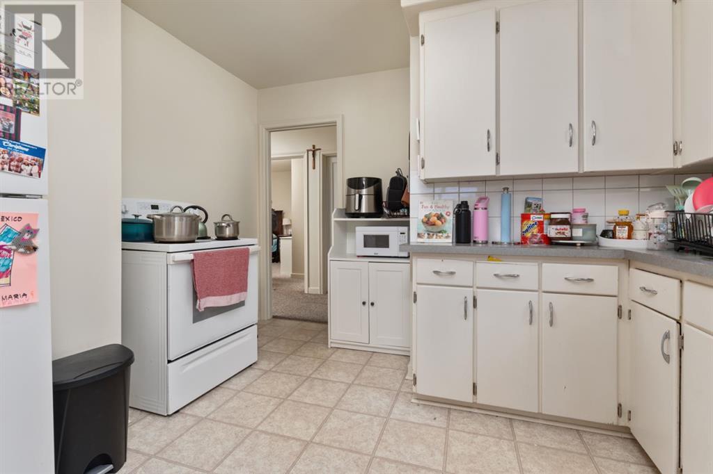 5402 47 Avenue Property Photo 7