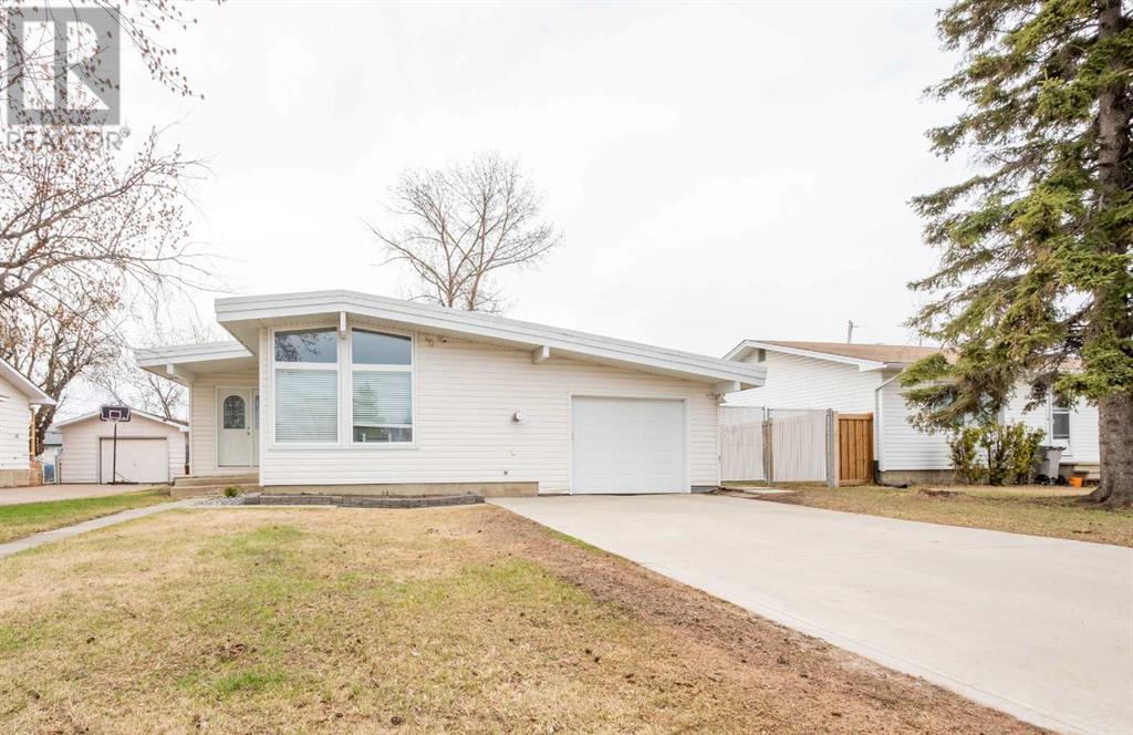10245 113 Avenue Property Photo 1