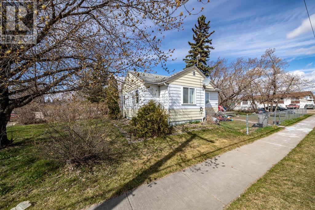 10502 101 Avenue Property Photo 1