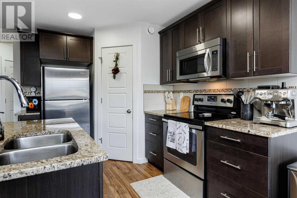 18 Van Slyke Way Property Photo 23