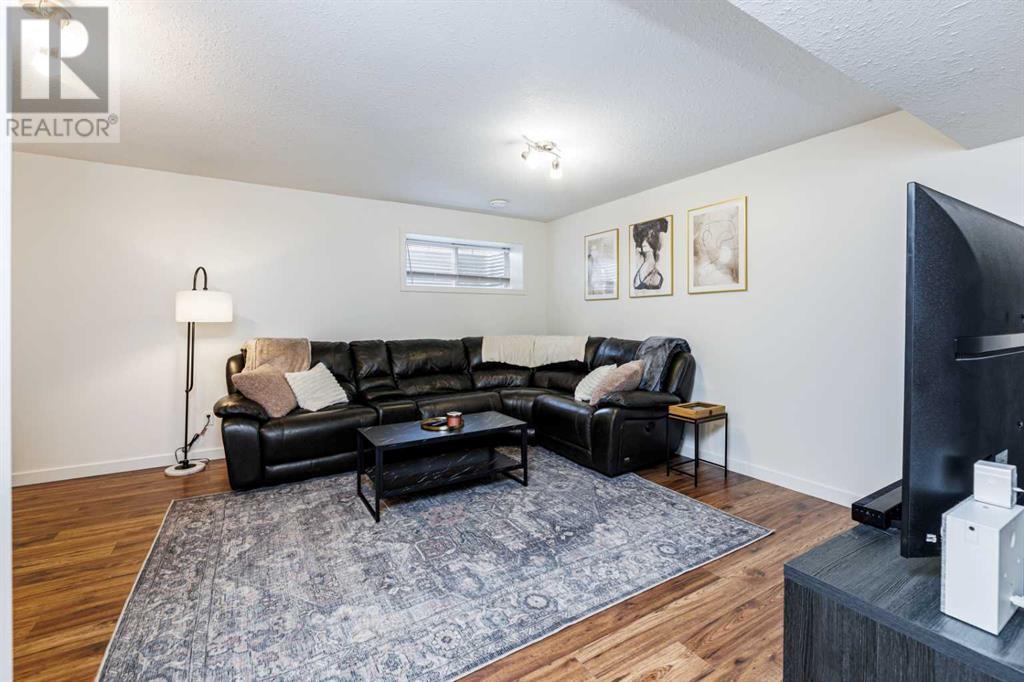 18 Van Slyke Way Property Photo 34