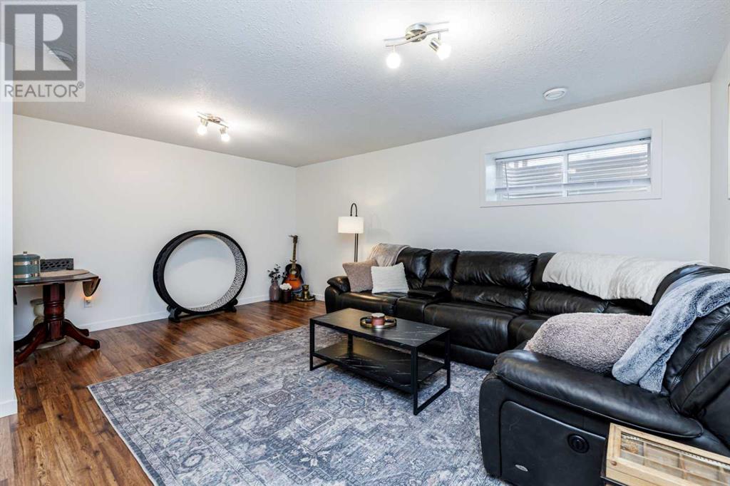 18 Van Slyke Way Property Photo 35