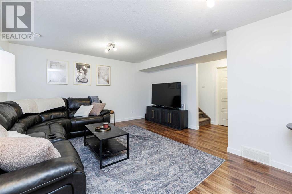 18 Van Slyke Way Property Photo 36