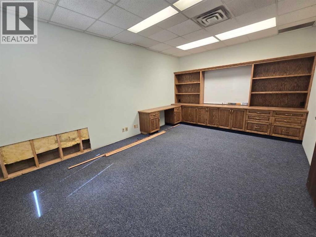 4628 62 Street Property Photo 9