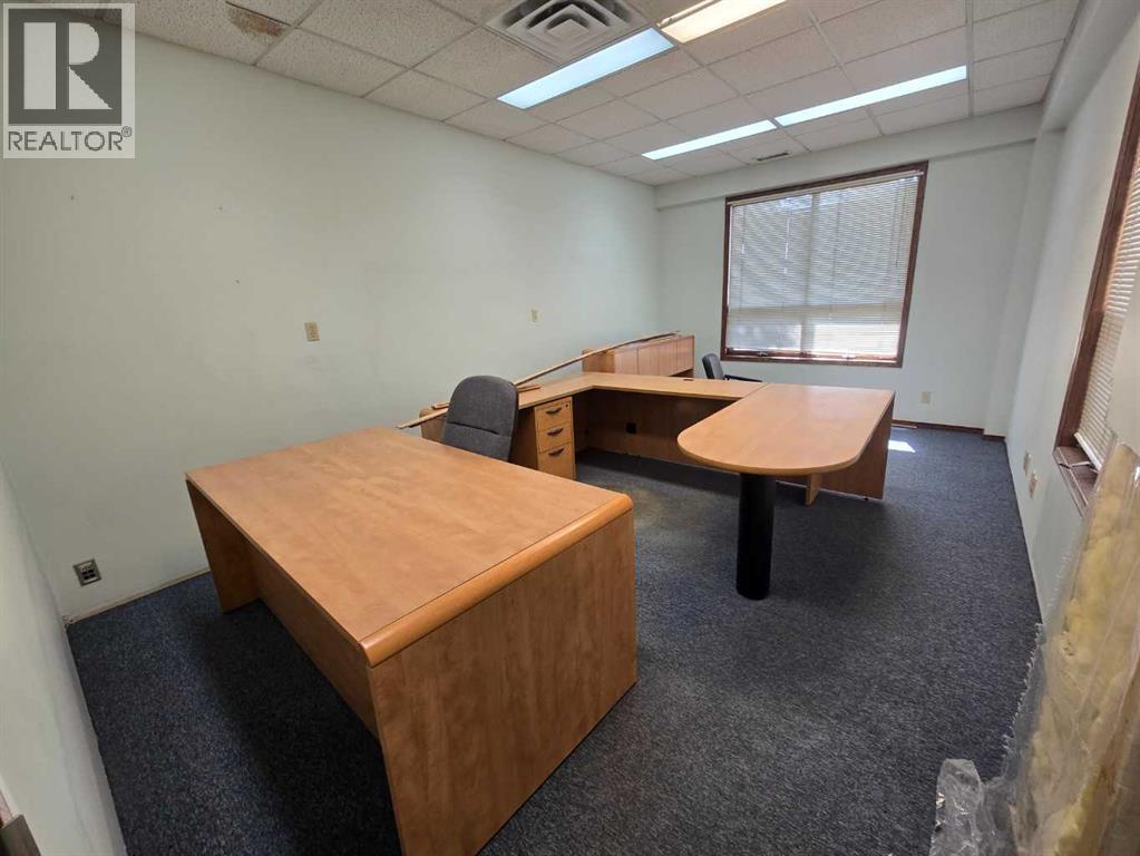 4628 62 Street Property Photo 10