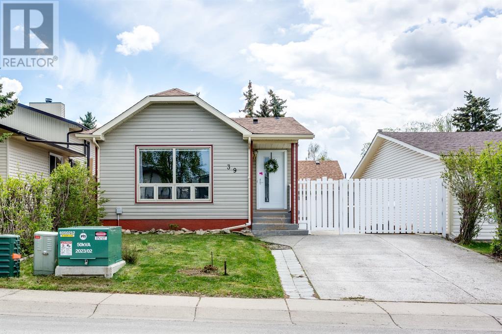 39 Elk Hill SE