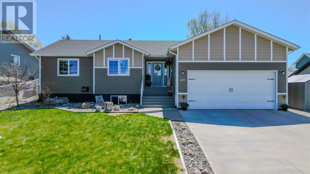 470 3 Avenue E Property Photo