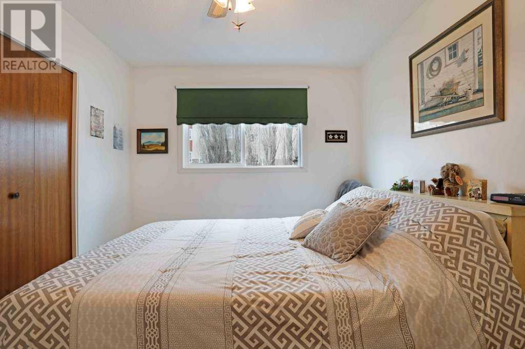 65 Eastbrook Drive E Property Photo 13